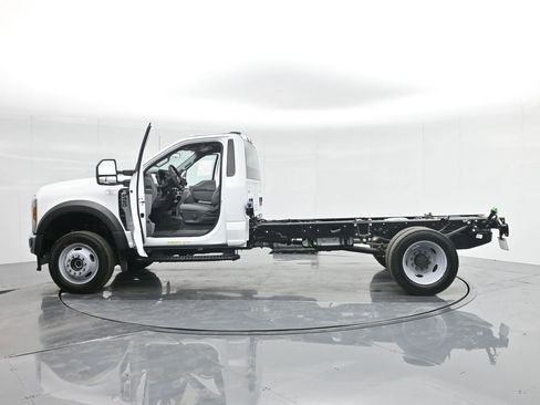 New 2024 Ford F450 XL w/ XL Chrome Package image 22