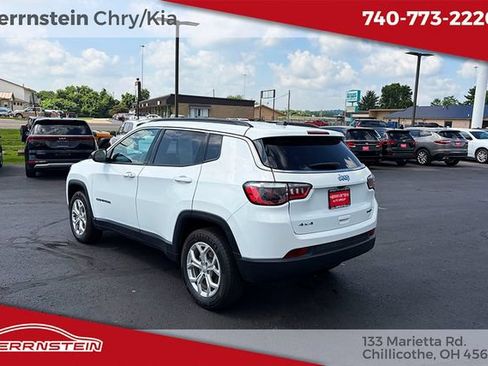 Used 2024 Jeep Compass Latitude AWD/4WD image 5
