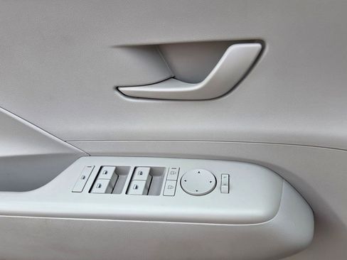 Used 2024 Hyundai Kona SEL image 28