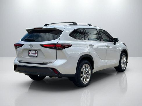 Used 2026 Toyota Highlander Limited image 5
