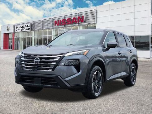 Certified 2024 Nissan Rogue SV image 3