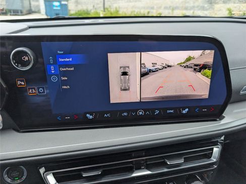 Used 2026 Chevrolet Traverse LT w/ Midnight/Sport Edition FWD image 29