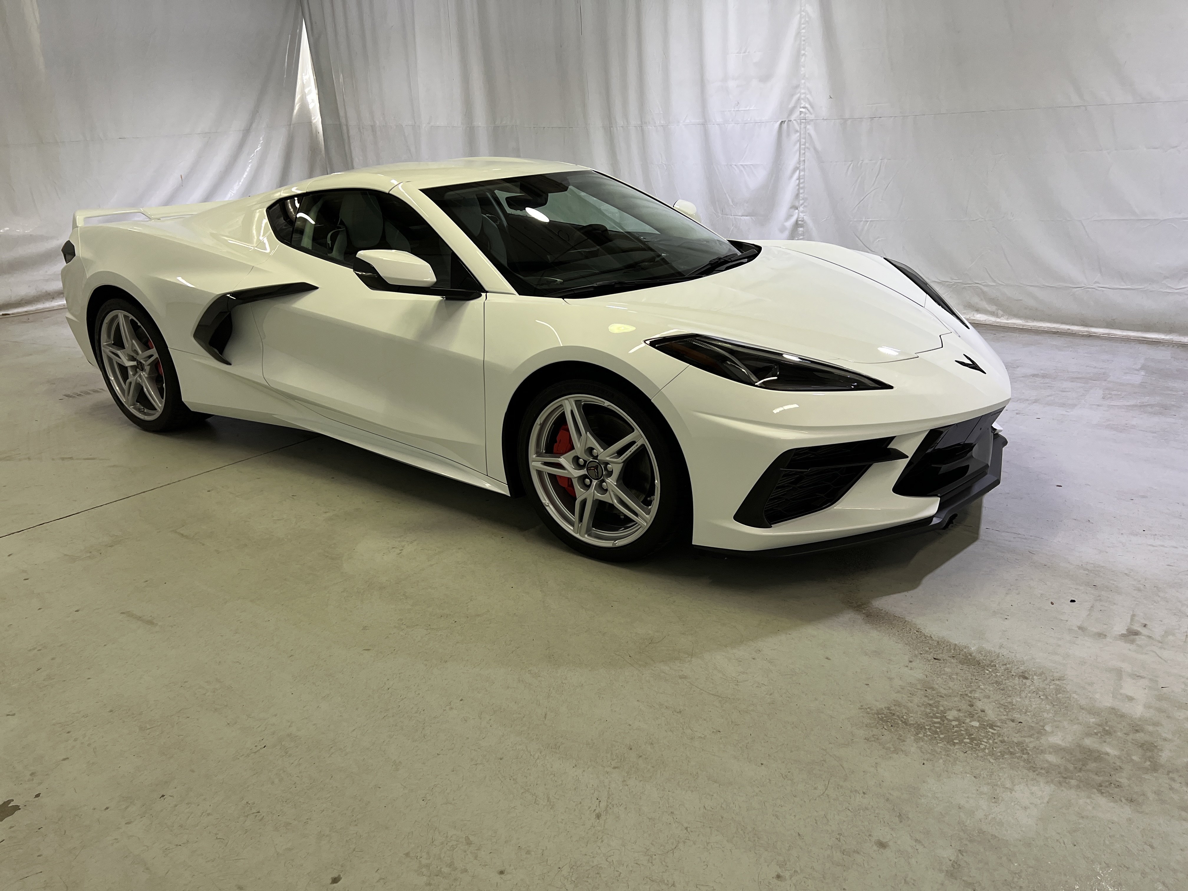 Used 2022 Chevrolet Corvette Stingray Premium Cpe w/ Z51 Performance Package RWD image 2