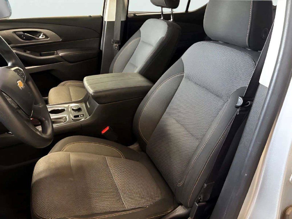Used 2019 Chevrolet Traverse LS FWD image 9