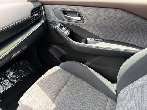Certified 2023 Nissan Rogue SV FWD image 30