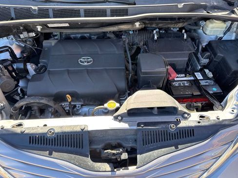 Used 2016 Toyota Sienna XLE Premium image 47