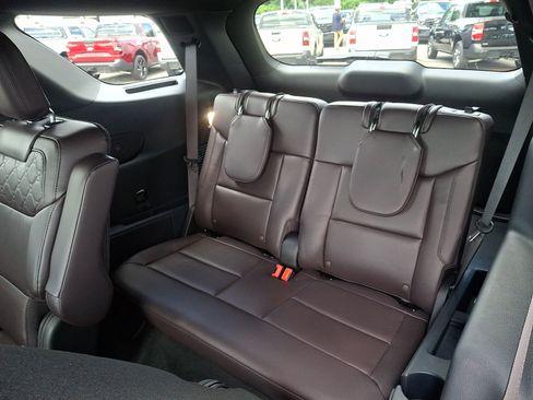 New 2026 Ford Explorer Platinum AWD/4WD image 7