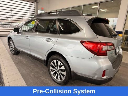Used 2017 Subaru Outback 3.6R Limited image 6