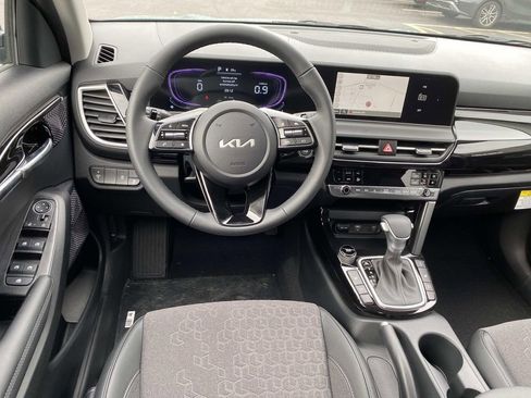 New 2026 Kia Seltos S image 8