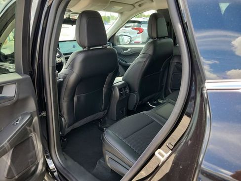 Certified 2025 Ford Escape SE FWD image 11