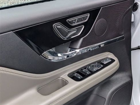 New 2026 Lincoln Corsair Premiere image 19