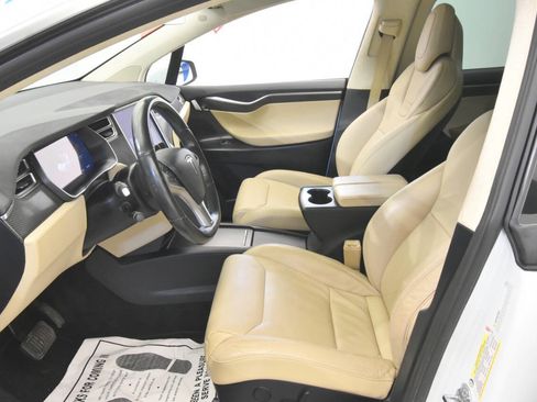 Used 2017 Tesla Model X 75D AWD/4WD image 14