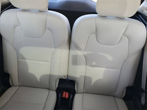 Used 2023 Volvo XC90 B5 Plus w/ Protection Package Premier image 29
