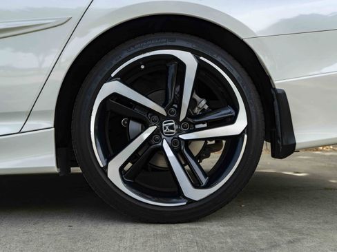 Used 2022 Honda Accord Sport image 12