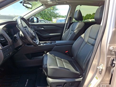 Used 2024 Nissan Rogue SL w/ SL Premium Package AWD/4WD image 14