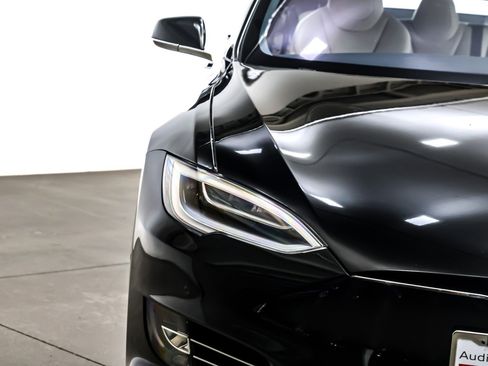 Used 2019 Tesla Model S Long Range image 14