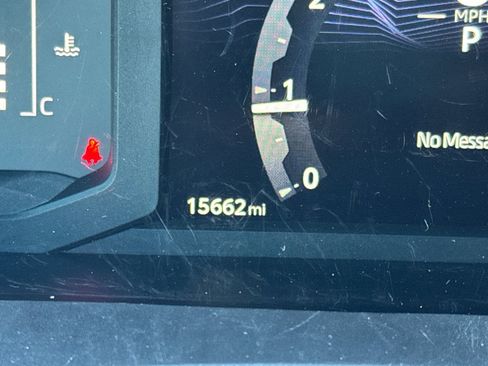 Used 2025 Toyota Tacoma SR5 image 3