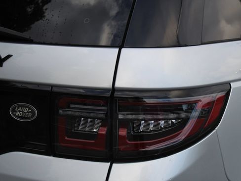 Used 2020 Land Rover Discovery Sport HSE R-Dynamic AWD/4WD image 38