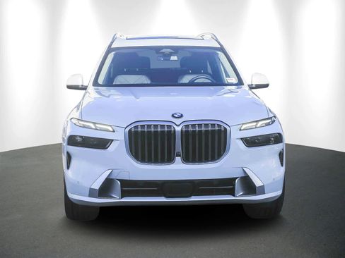 Certified 2023 BMW X7 xDrive40i w/ Premium Package image 2