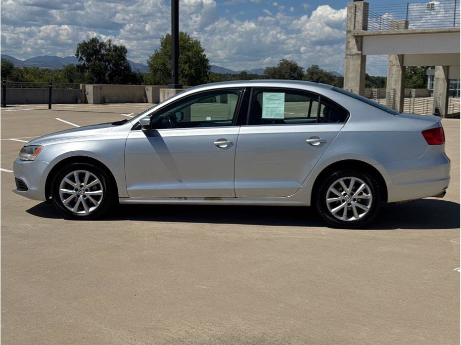 Used 2013 Volkswagen Jetta SE FWD image 4