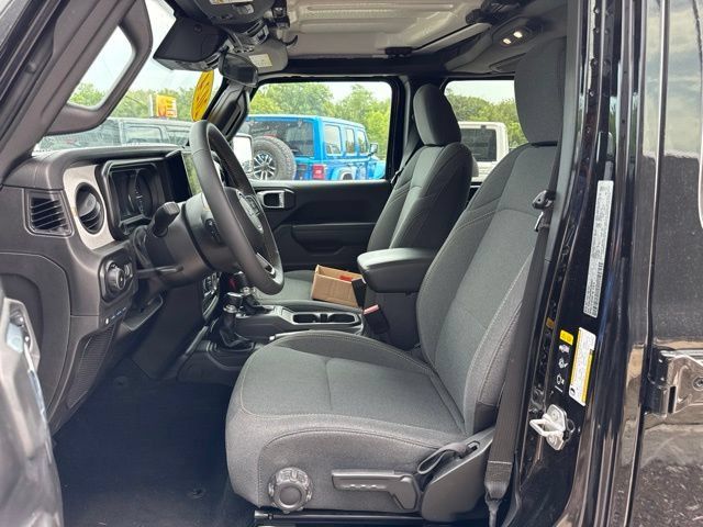 Used 2024 Jeep Wrangler Unlimited w/ Convenience Group AWD/4WD image 13