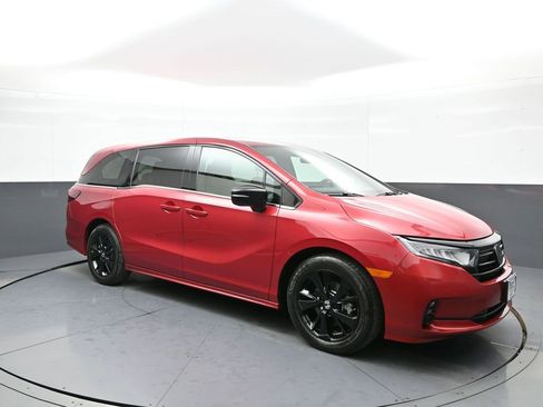 Certified 2023 Honda Odyssey Sport image 4