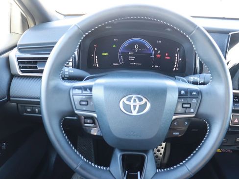 Used 2025 Toyota Camry SE image 31