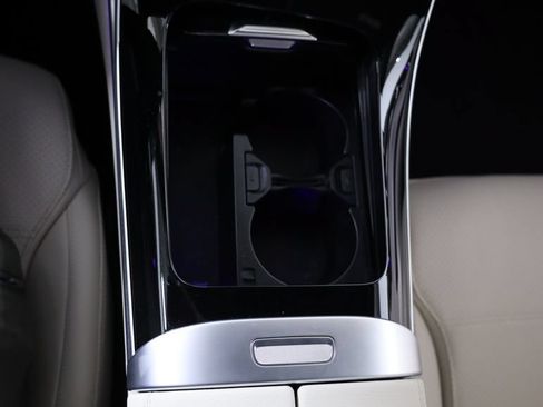 Used 2025 Mercedes-Benz C 300 4MATIC Sedan image 25