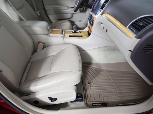 Used 2014 Chrysler 300 C RWD image 26