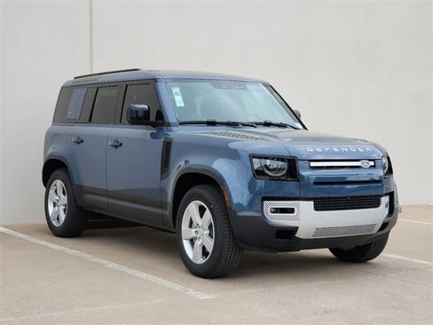 New 2024 Land Rover Defender 110 S image 3