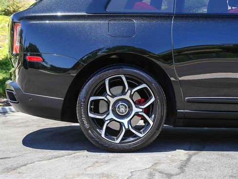 Used 2021 Rolls-Royce Cullinan Black Badge AWD/4WD image 30