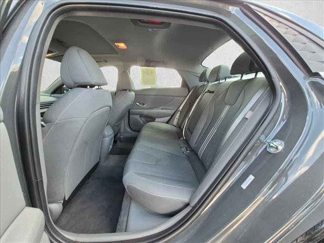Used 2025 Hyundai Elantra SEL FWD image 19