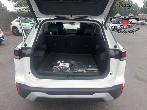 New 2025 Volkswagen Tiguan SE image 20