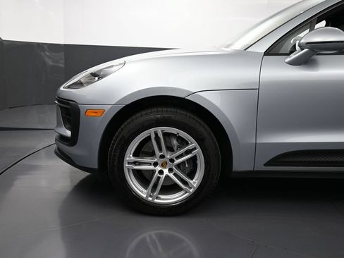Certified 2025 Porsche Macan AWD/4WD image 12