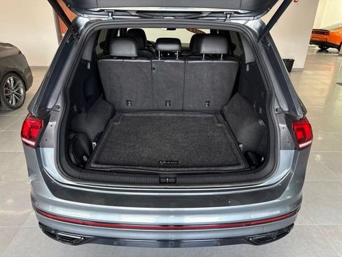 Used 2024 Volkswagen Tiguan SE R-Line AWD/4WD image 45
