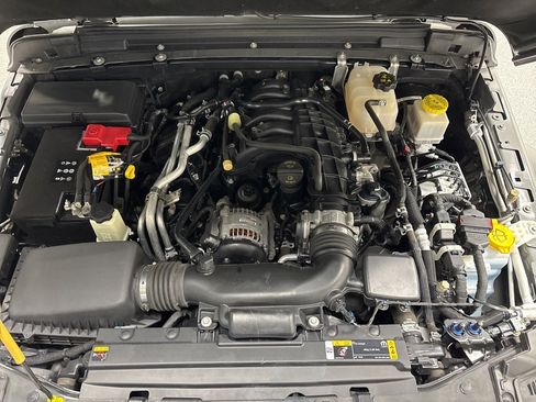 Used 2022 Jeep Gladiator Sport image 39