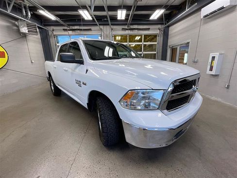 Used 2019 RAM 1500 Classic SLT AWD/4WD image 7
