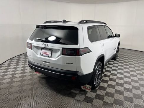 Used 2026 Jeep Cherokee Laredo AWD/4WD image 7