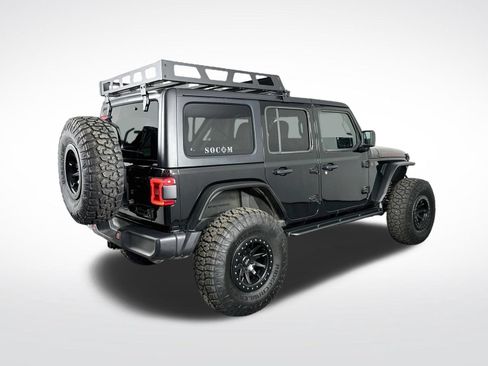 Used 2025 Jeep Wrangler Unlimited Rubicon AWD/4WD image 8