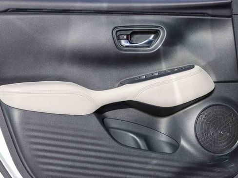 Certified 2023 Honda HR-V LX image 23