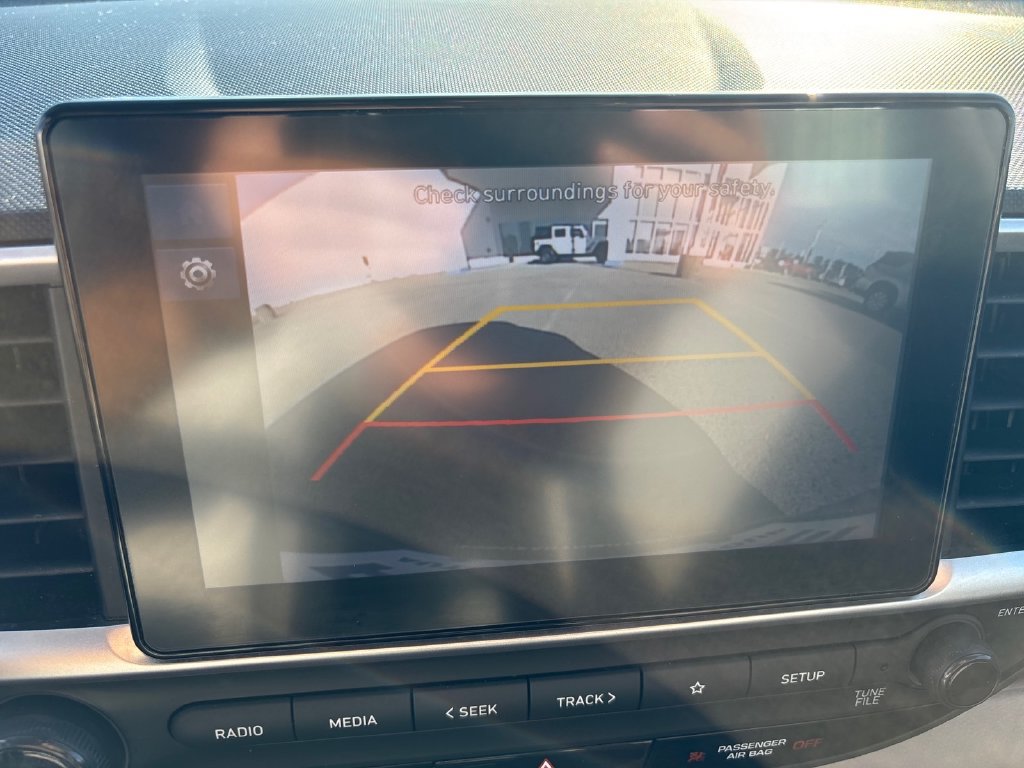 Used 2025 Hyundai Venue SEL FWD image 14