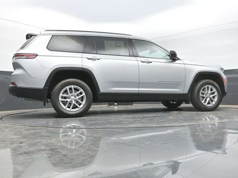 Used 2025 Jeep Grand Cherokee L Laredo w/ MOPAR Finishing Package AWD/4WD image 45