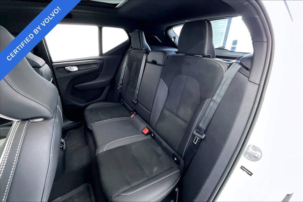Certified 2023 Volvo XC40 Recharge Ultimate AWD/4WD image 32