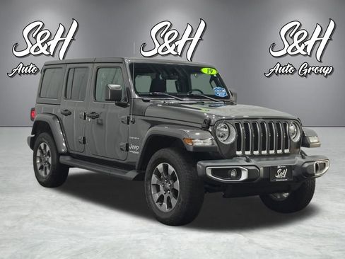 Used 2019 Jeep Wrangler Unlimited Sahara image 2