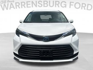 Used 2025 Toyota Sienna LE AWD/4WD video 2