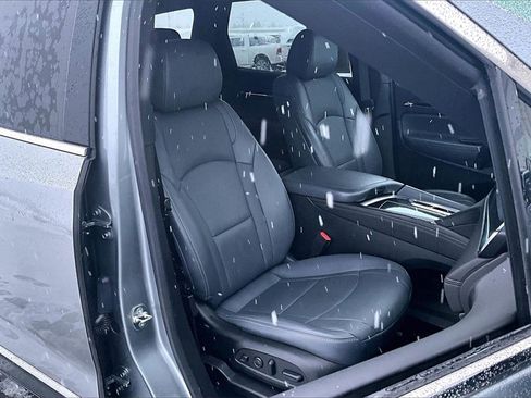 Used 2024 Buick Enclave Premium image 7