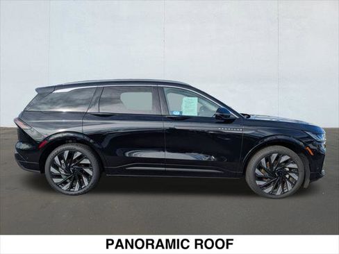 Used 2024 Lincoln Nautilus Black Label w/ Jet Appearance Package (87T) image 6