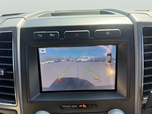 Used 2019 Ford Expedition XLT w/ Equipment Group 202A AWD/4WD image 18