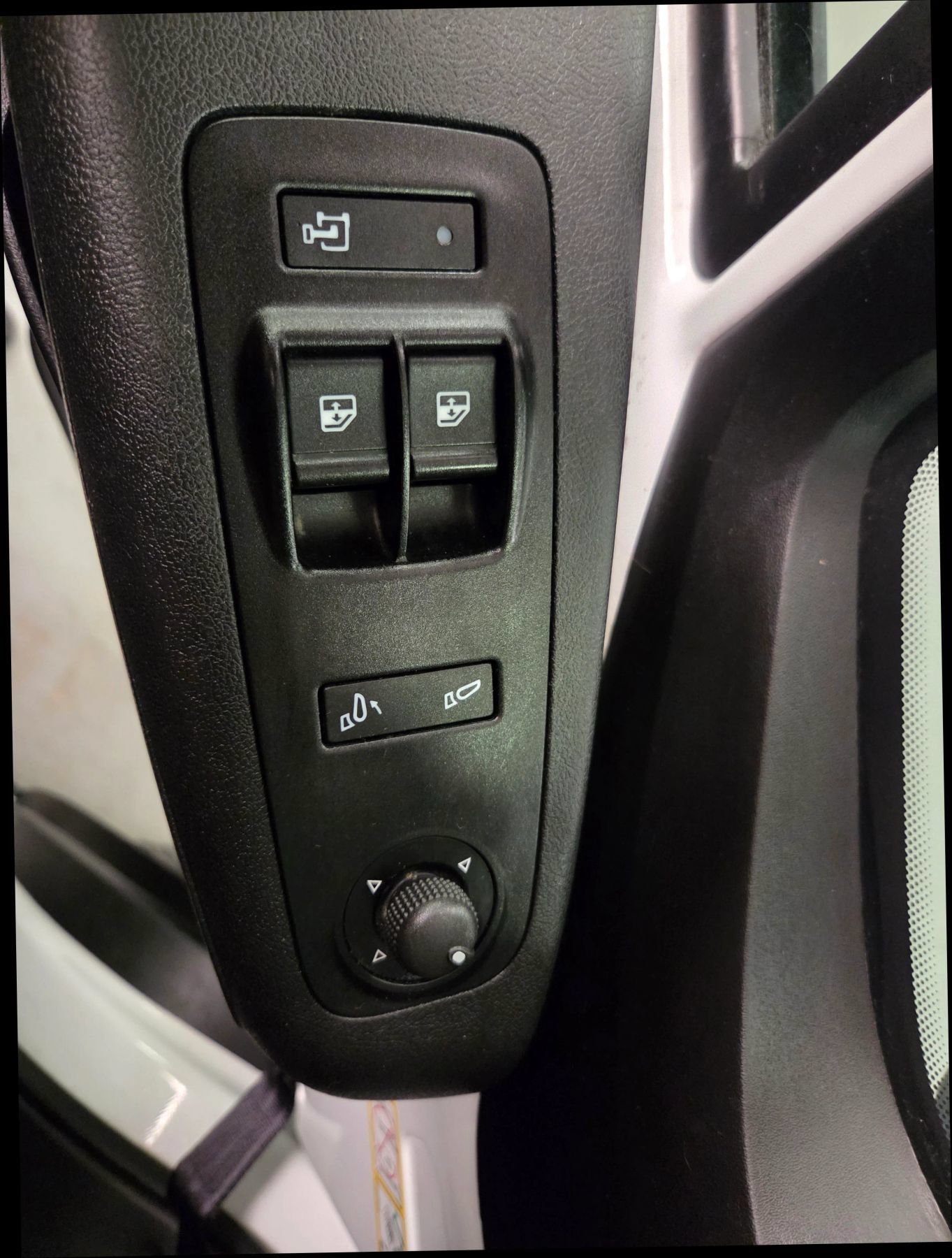Used 2025 RAM ProMaster 2500 w/ Convenience Group FWD image 15