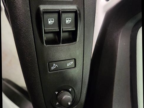 Used 2025 RAM ProMaster 2500 w/ Convenience Group FWD image 15